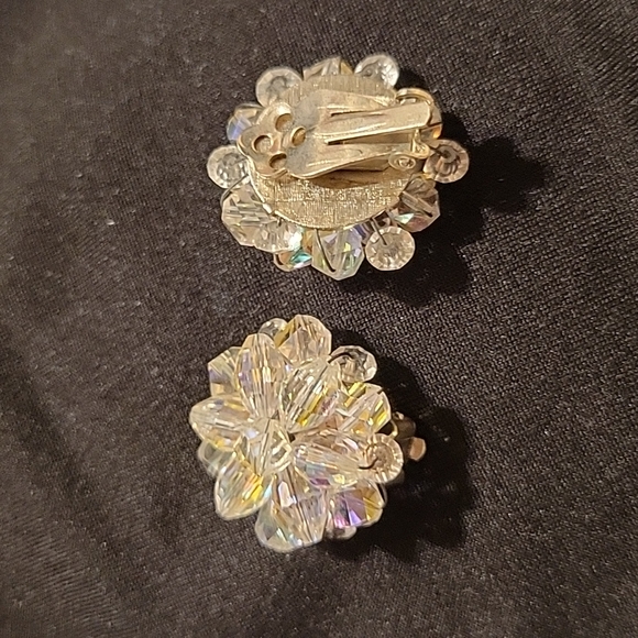 Vintage clip on earrings - Picture 1 of 2